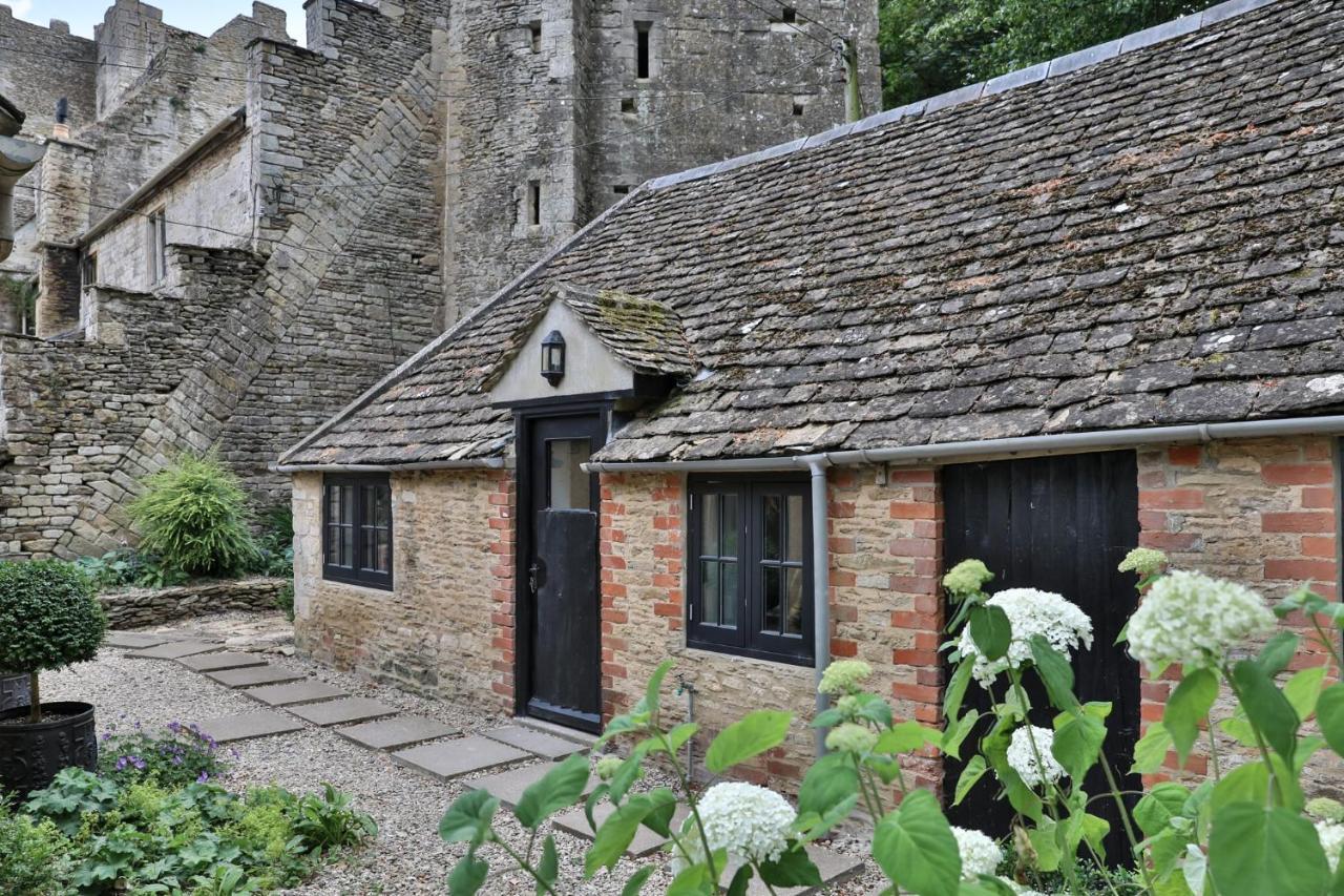 The Bothy Beverston Castle Tetbury Exterior photo