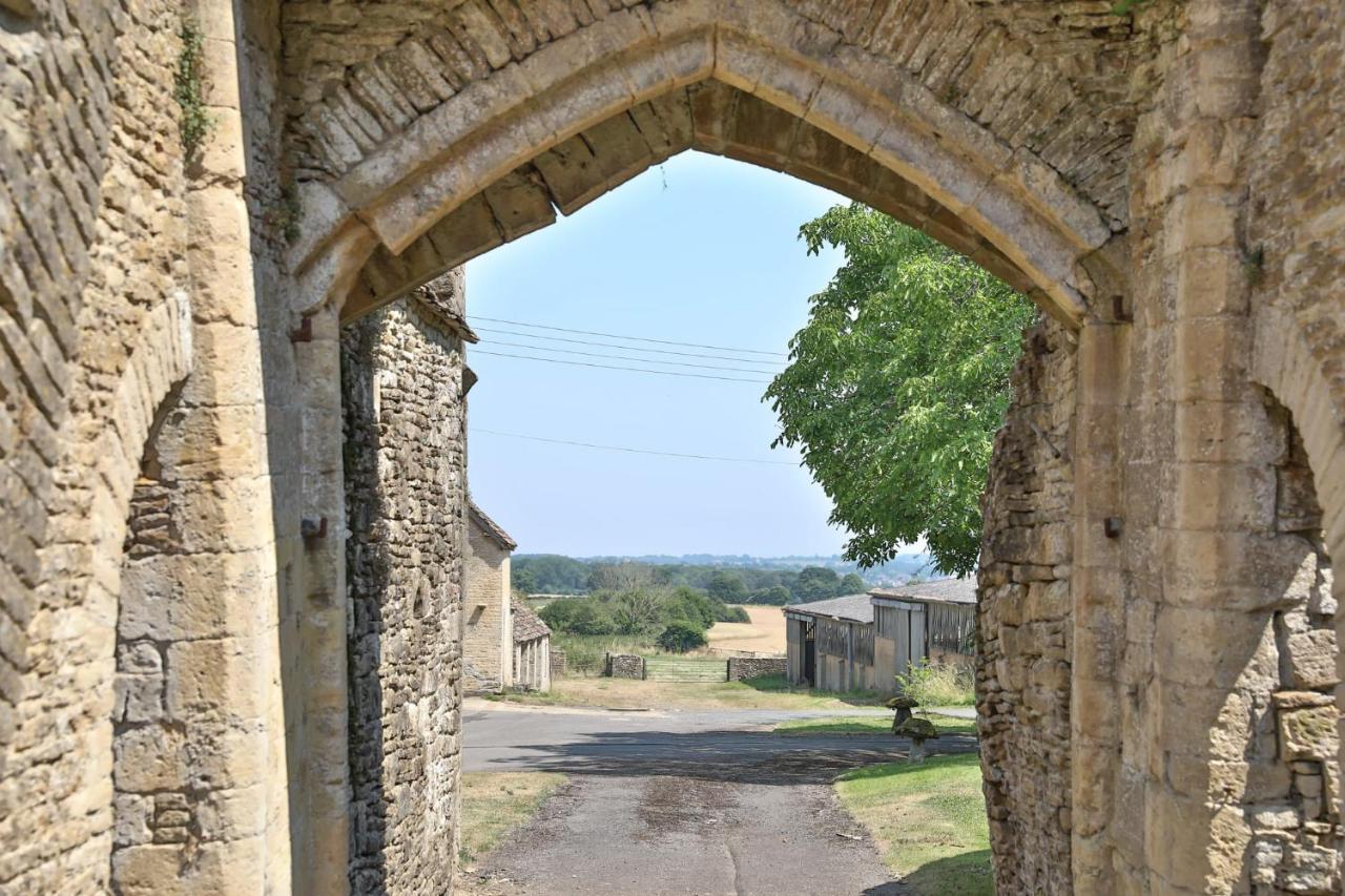 The Bothy Beverston Castle Tetbury Exterior photo
